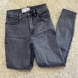 Everlane high rise skinny ankle jeans.  Size 25